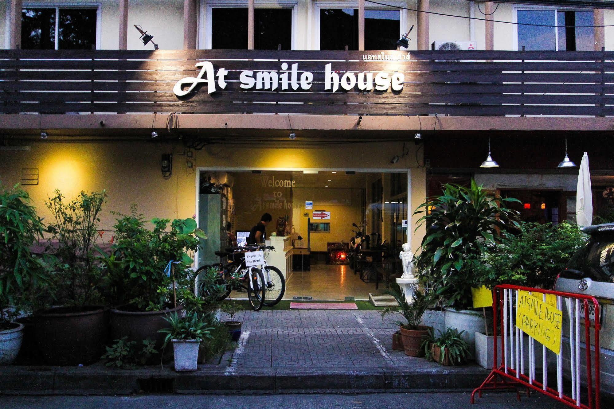 At Smile House Hotel Bangkok Ngoại thất bức ảnh